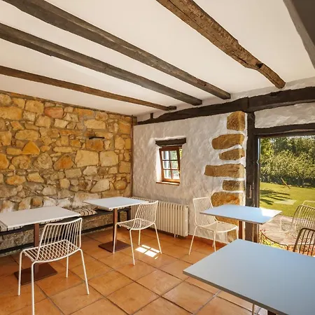 Arotzenea Country house *