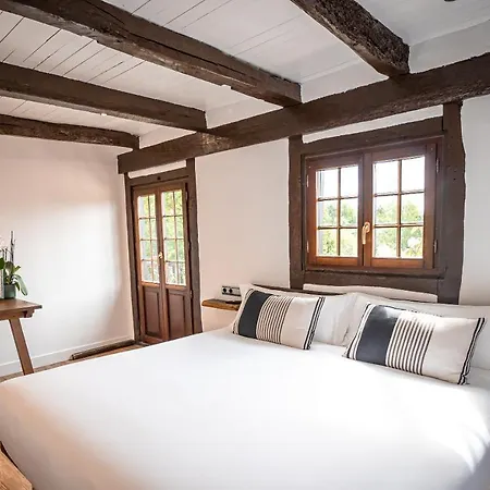 Country house Arotzenea